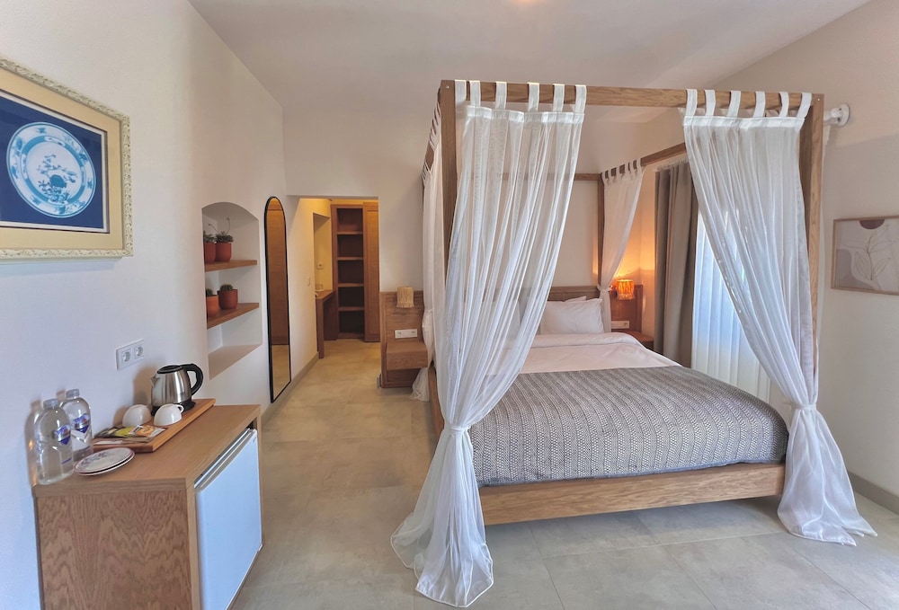 EXCLUSIVE, DOUBLE BED, BEACH SIDE, PATIO