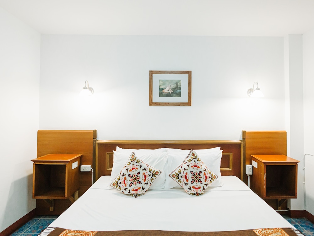 Room, King Bed, No Balcony, Small