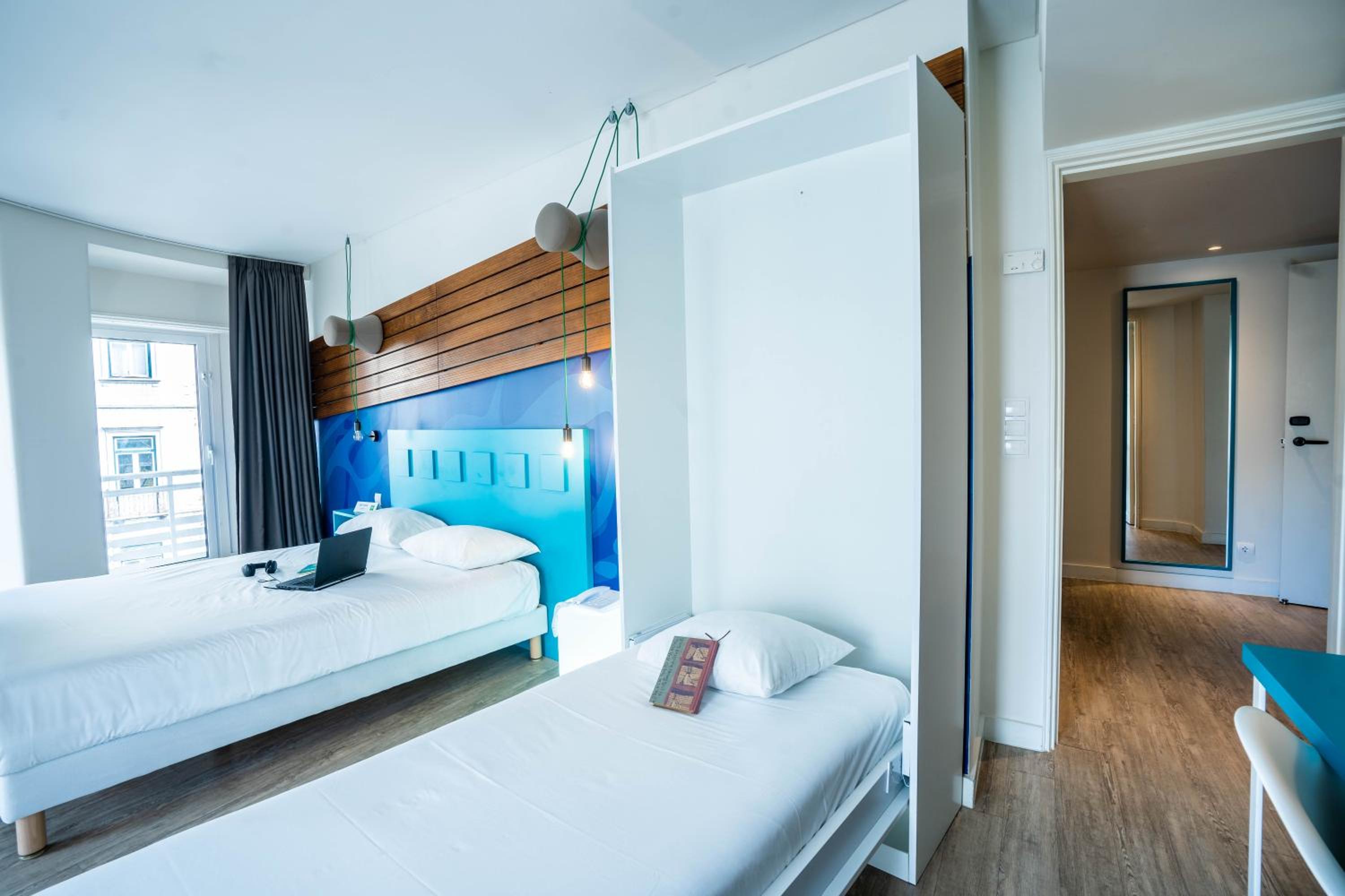 Room, Triple, 1 Double and 1 Single Bed