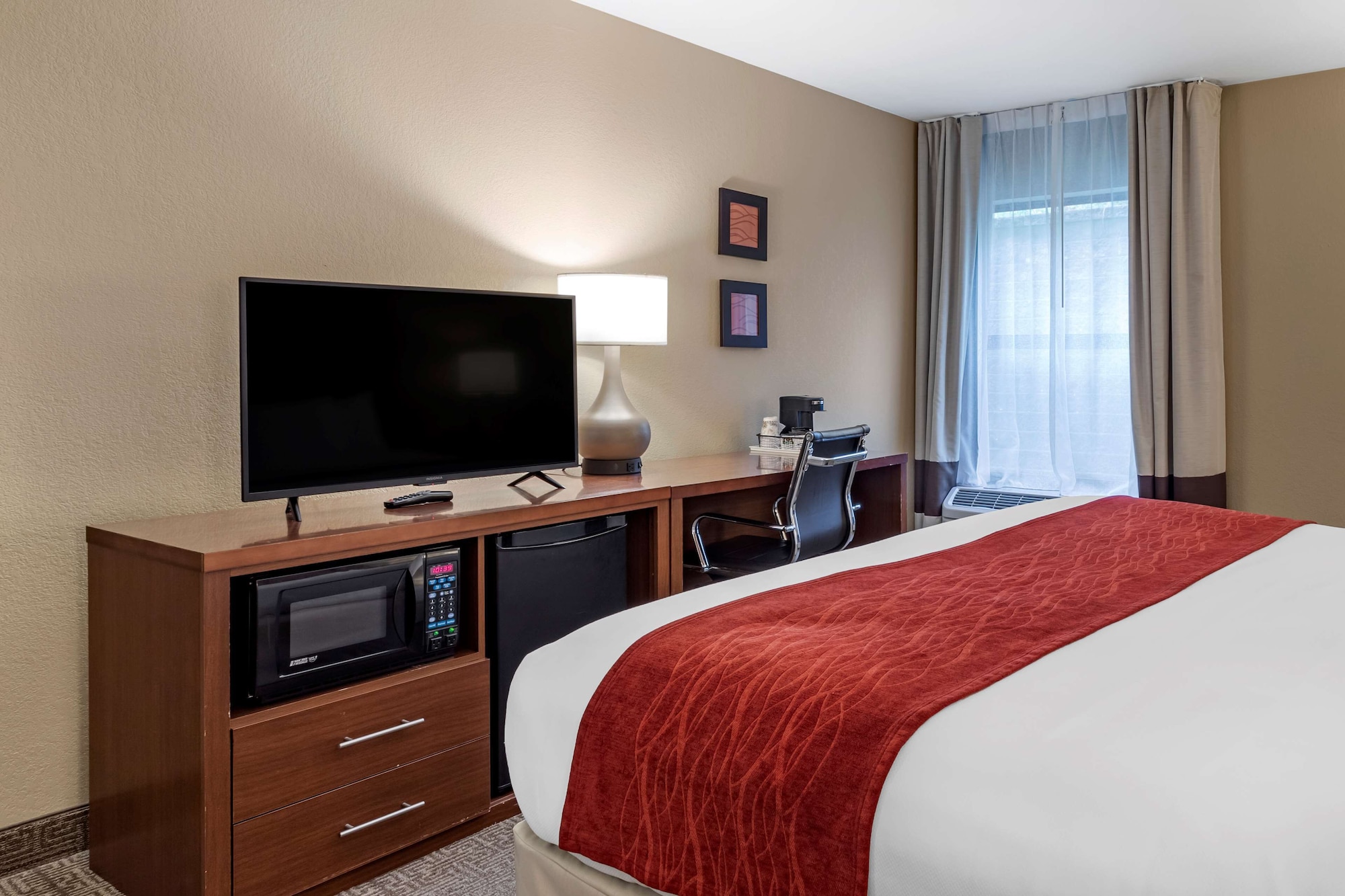 ROOM, KING BED, ACCESSIBLE