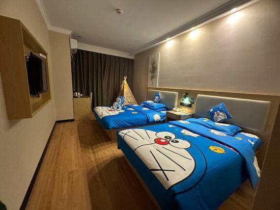 Theme, Parent Child, 2 Queen Beds