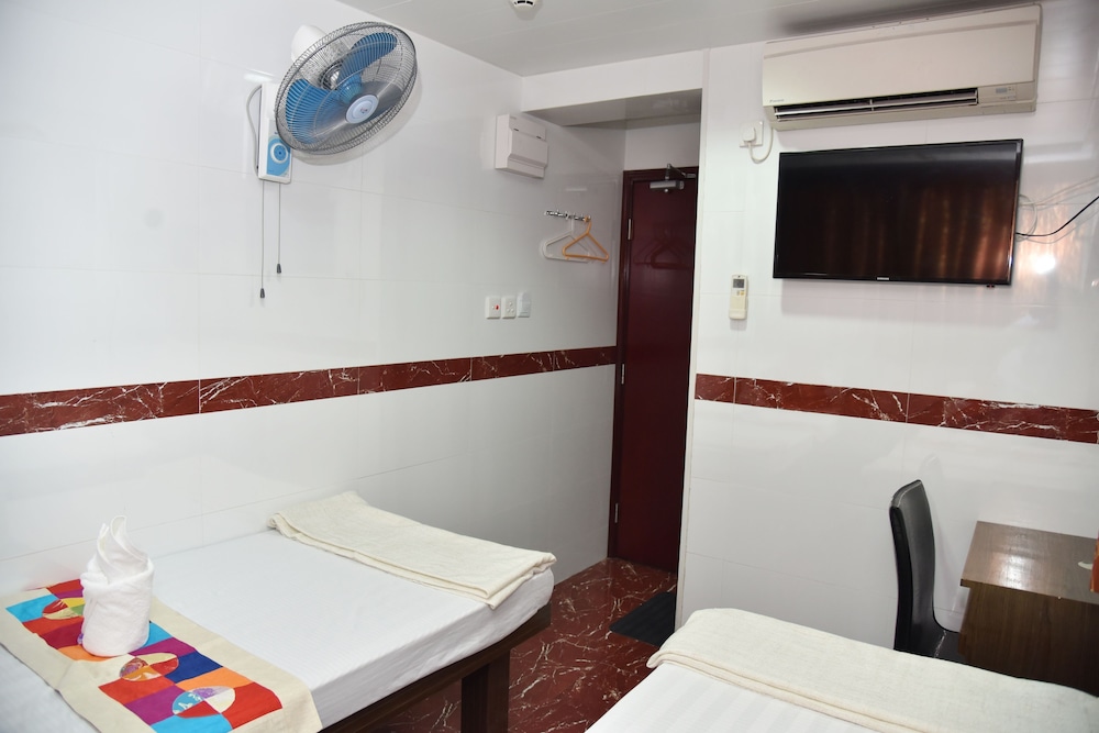 Ashoka Hostel 38/39