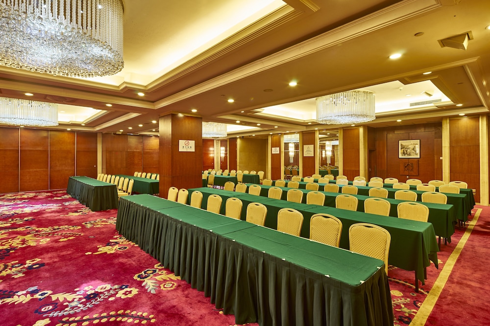 Changsha Xiaoxiang Huatian Hotel 47/54