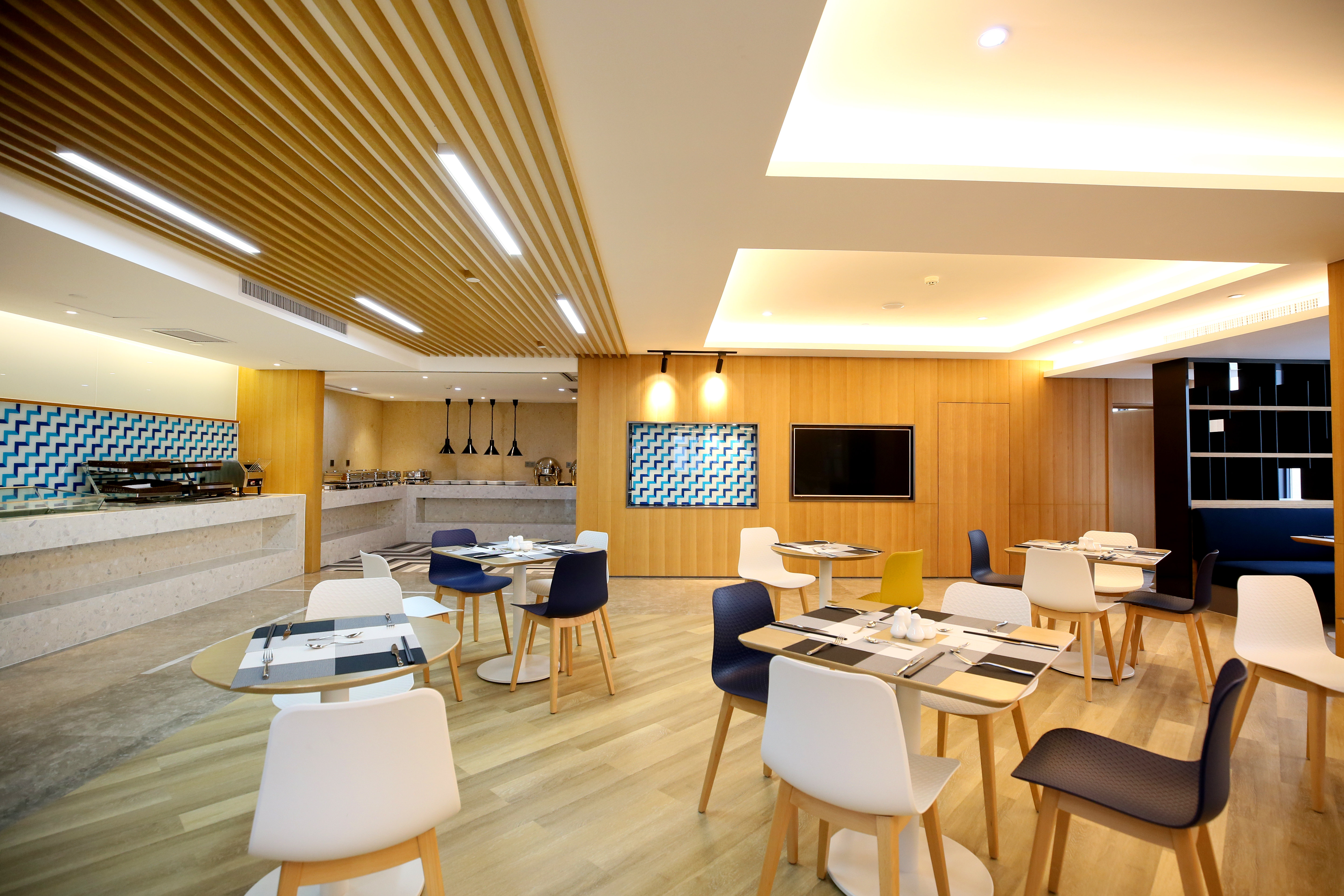 Holiday Inn Express Chengdu North Railway Station 53/68