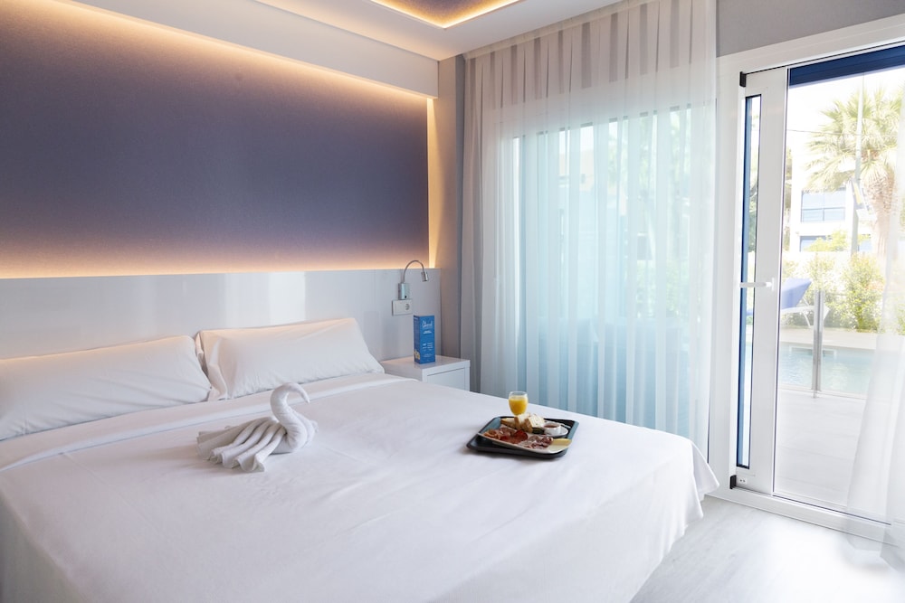 Club, Double or Twin Bed, Adult Only