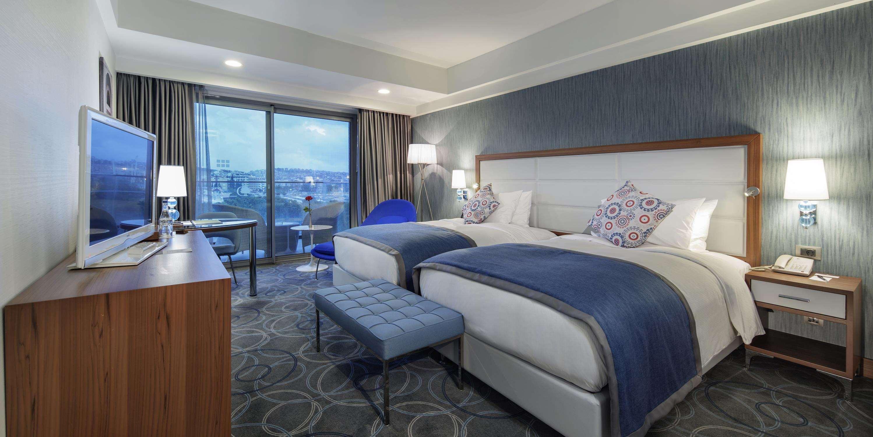 GUEST ROOM, TWIN BEDS, SMOKING
