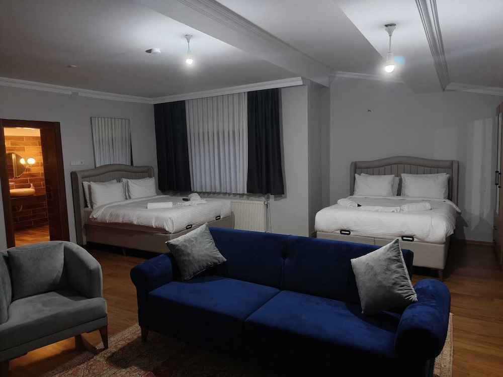 Royal Garden Suite Hotel 28/45