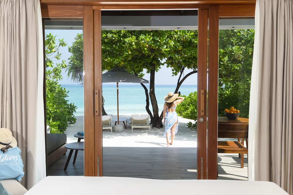 Ifuru Island Maldives 40/70