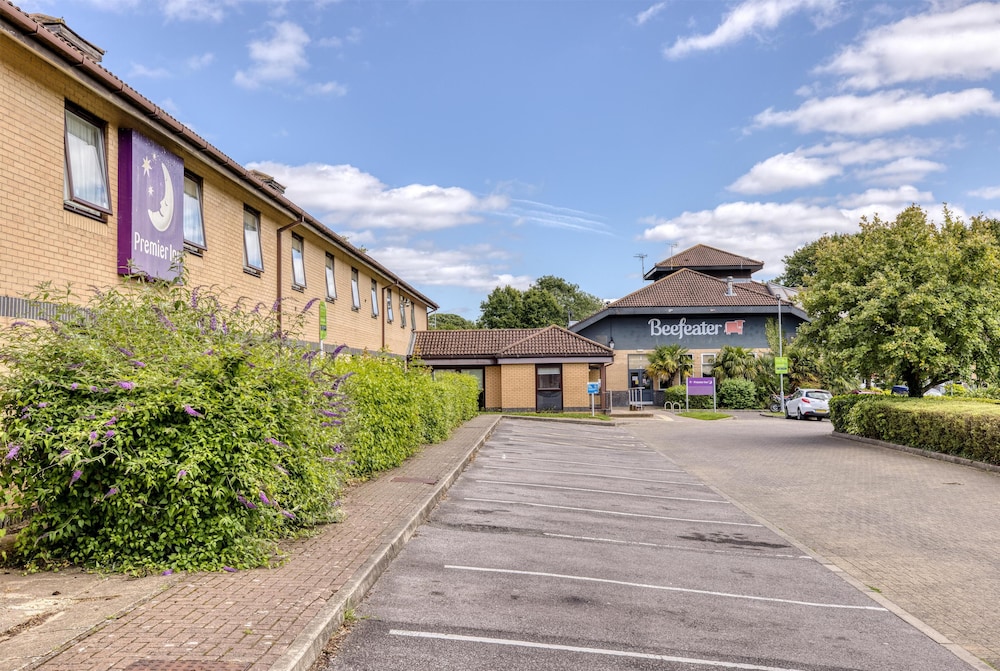 Premier Inn Basingstoke West (Churchill Way) hotel 28/37