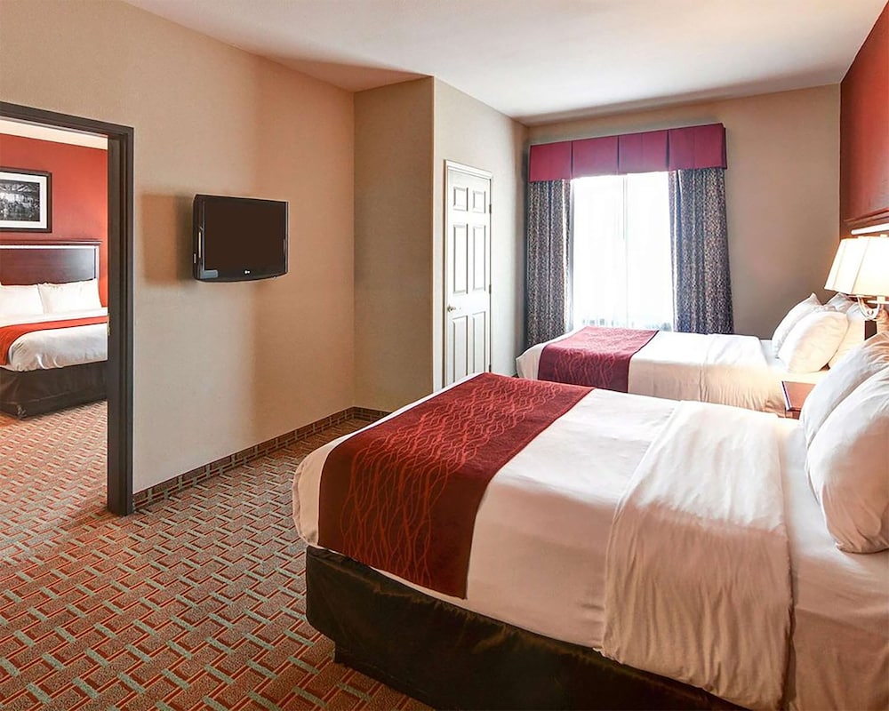 Comfort Suites At Lake Worth 22/47