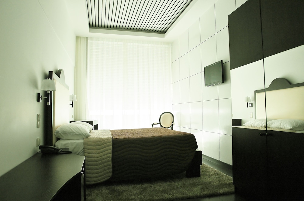 Universal Hotel 37/58