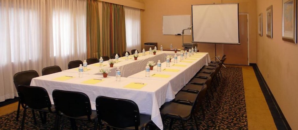 Red Lion Inn & Suites 62/69