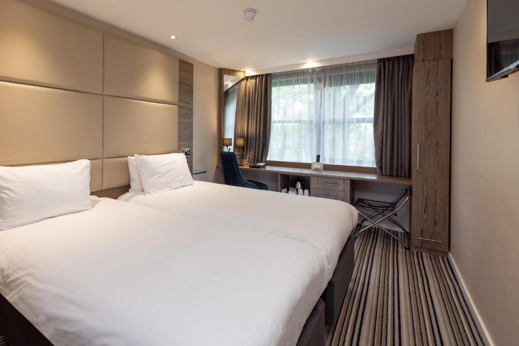 Standard, Twin Beds