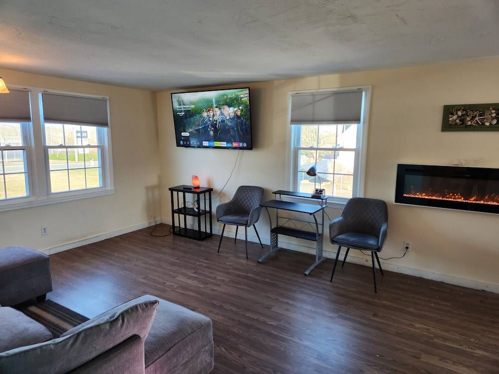 Jonathan Edwards Motel 43/65