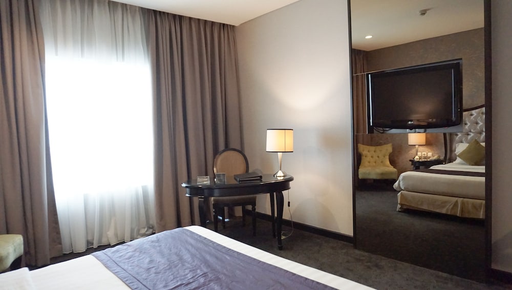 Mirah Hotel 18/65