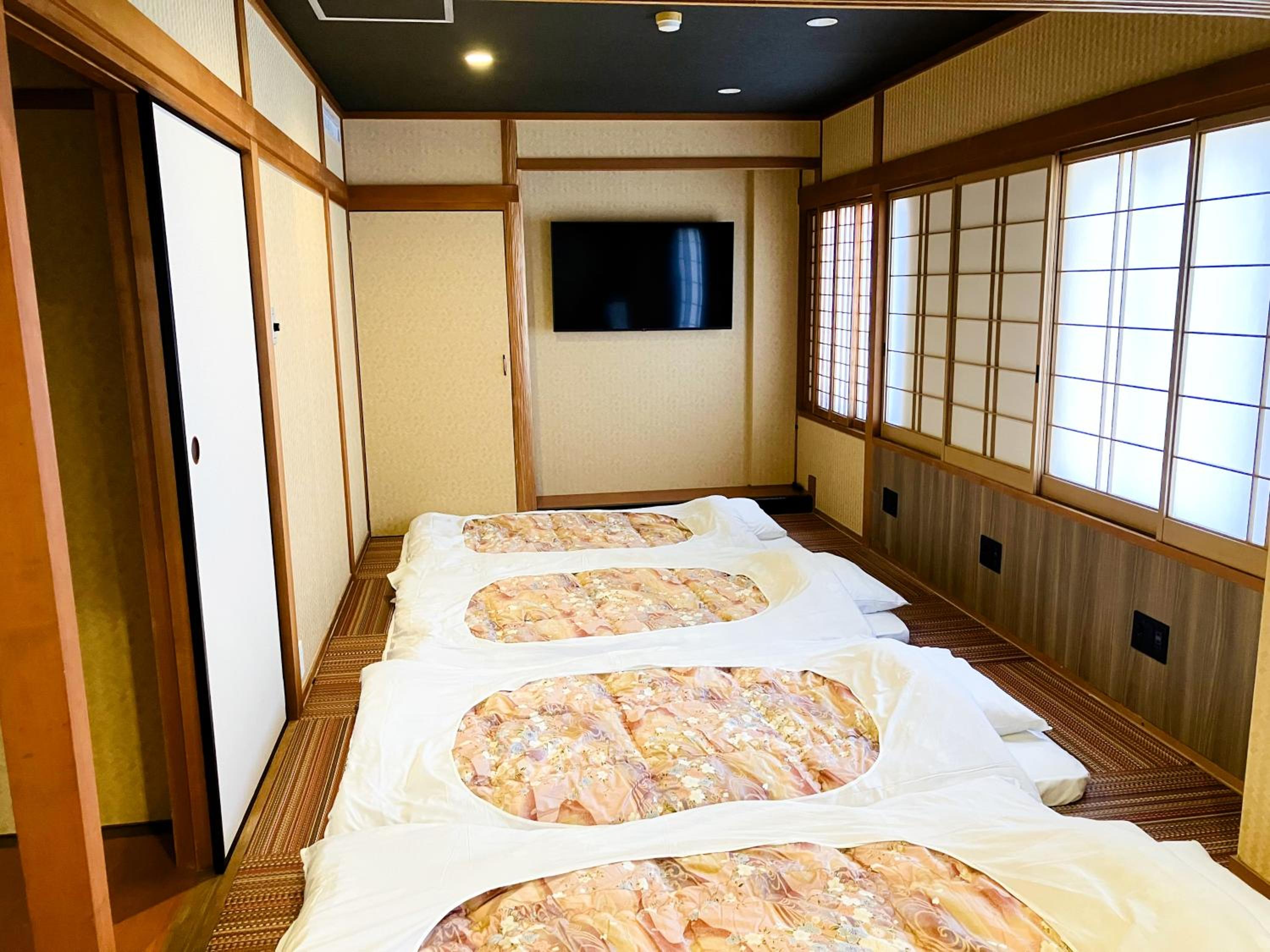 Semi Room, Japanese, 1 Double and 1 Single Bed