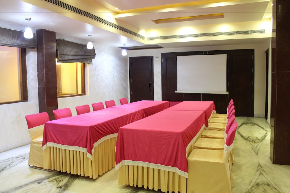 Leela Grande Hotel 39/50