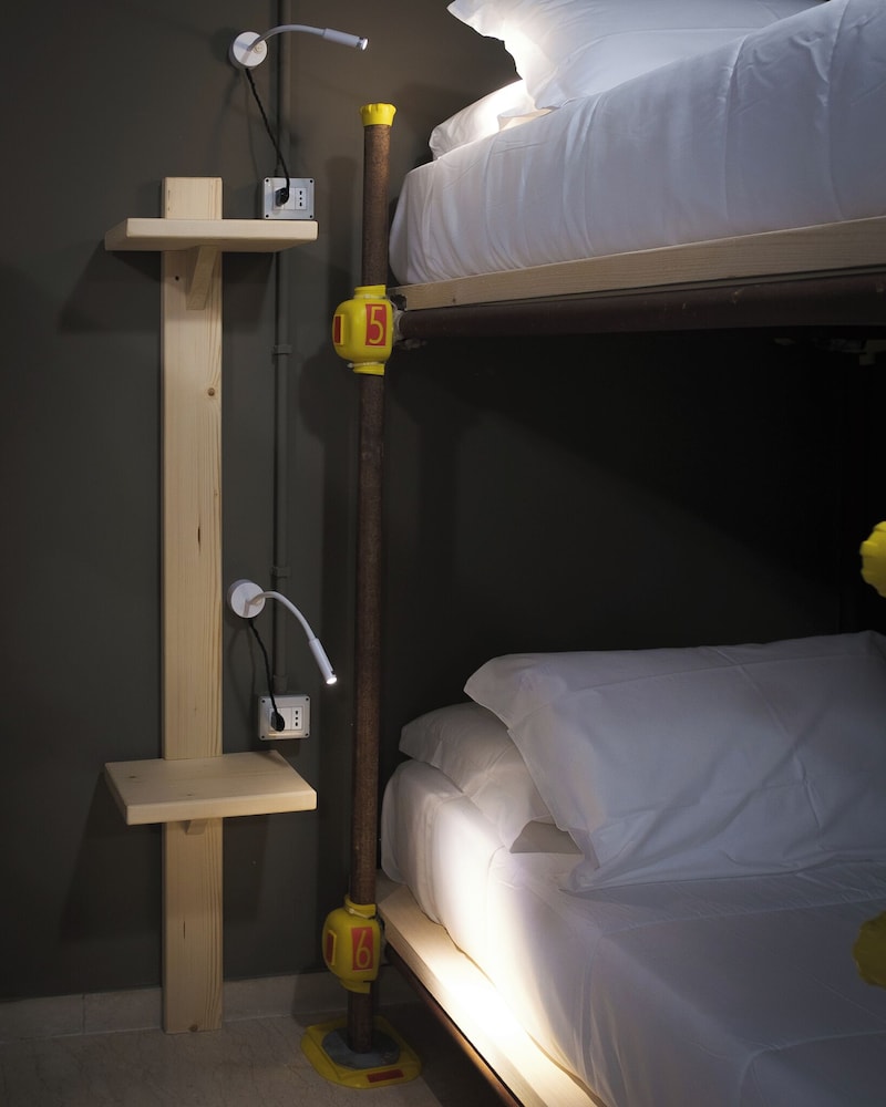 Hostelo Luxury Hostel 18/64