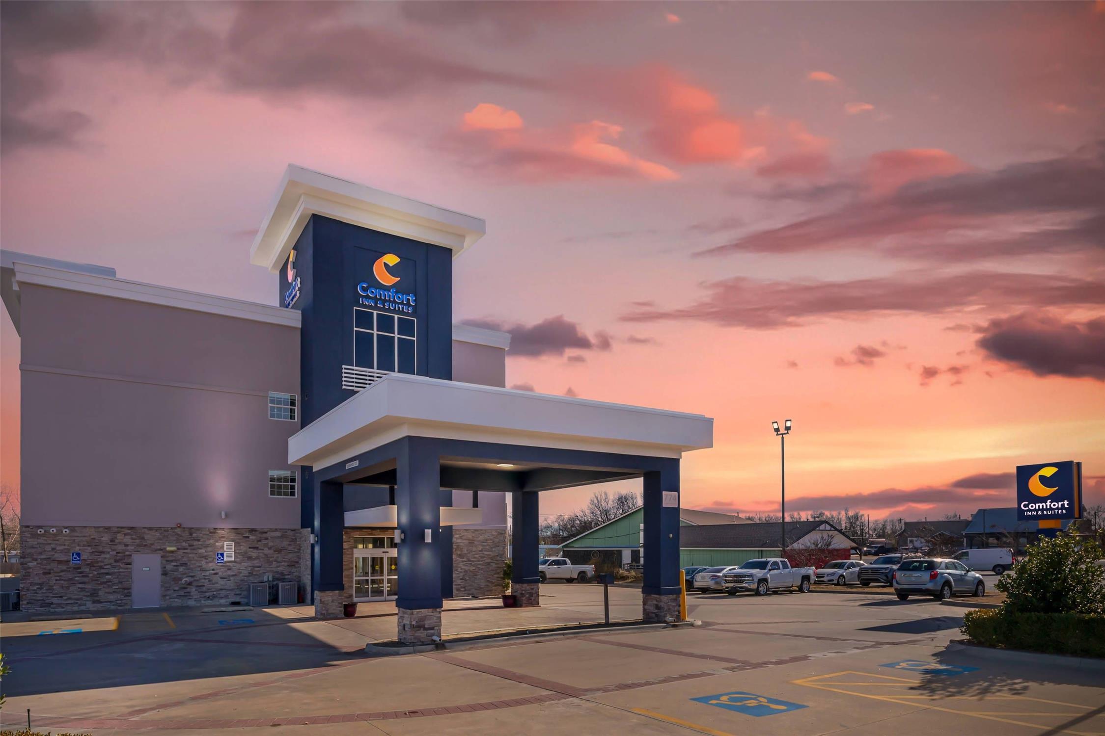 Comfort Inn & Suites Claremore 3/22
