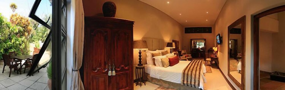 Cowrie Cove Guest House 26/50