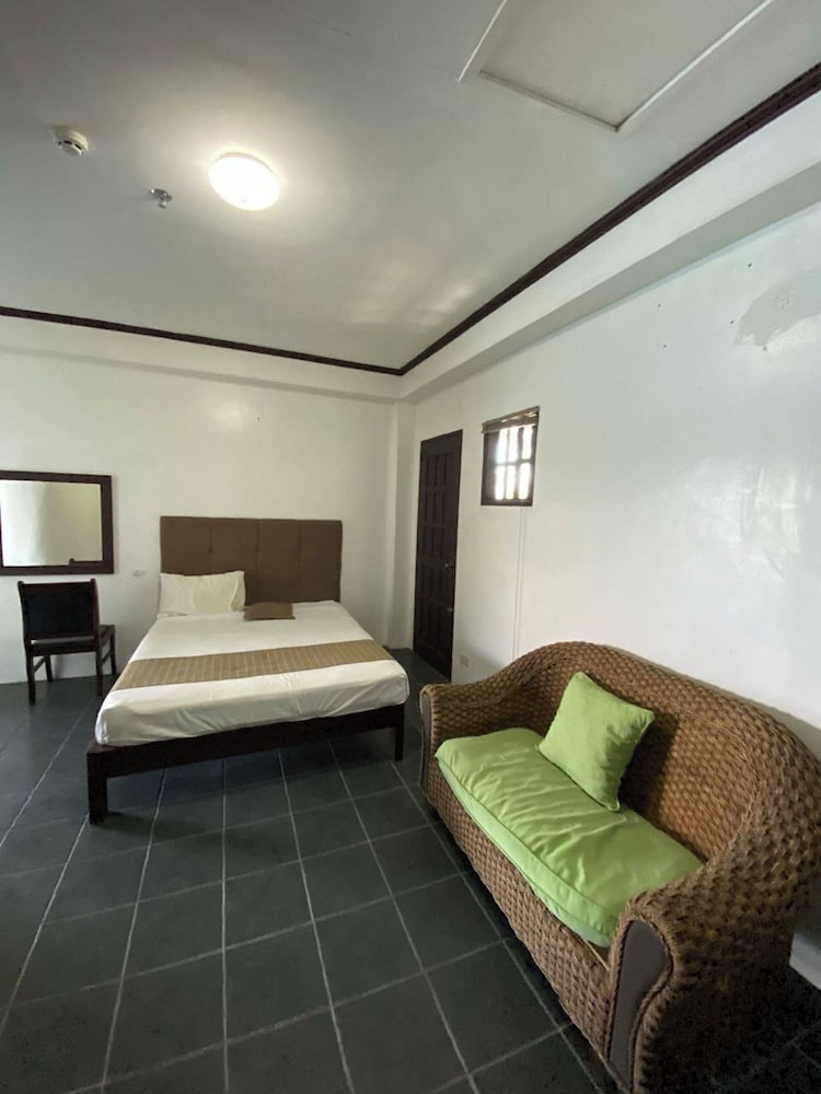 Subiza Beach Resort 7/48