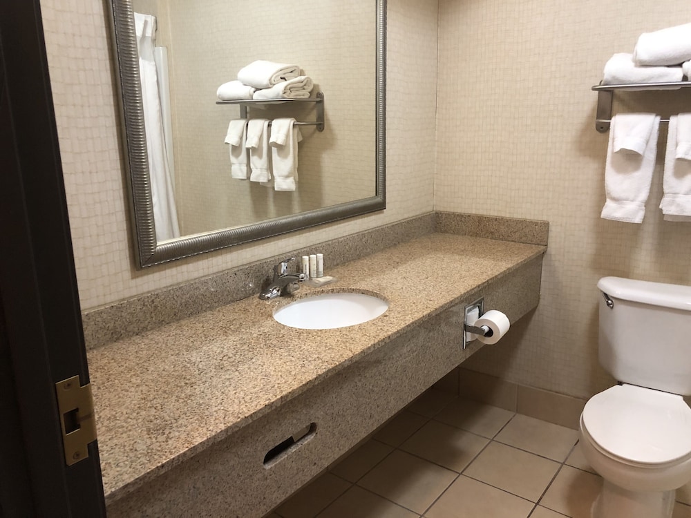 Wingate by Wyndham Ashland 22/24
