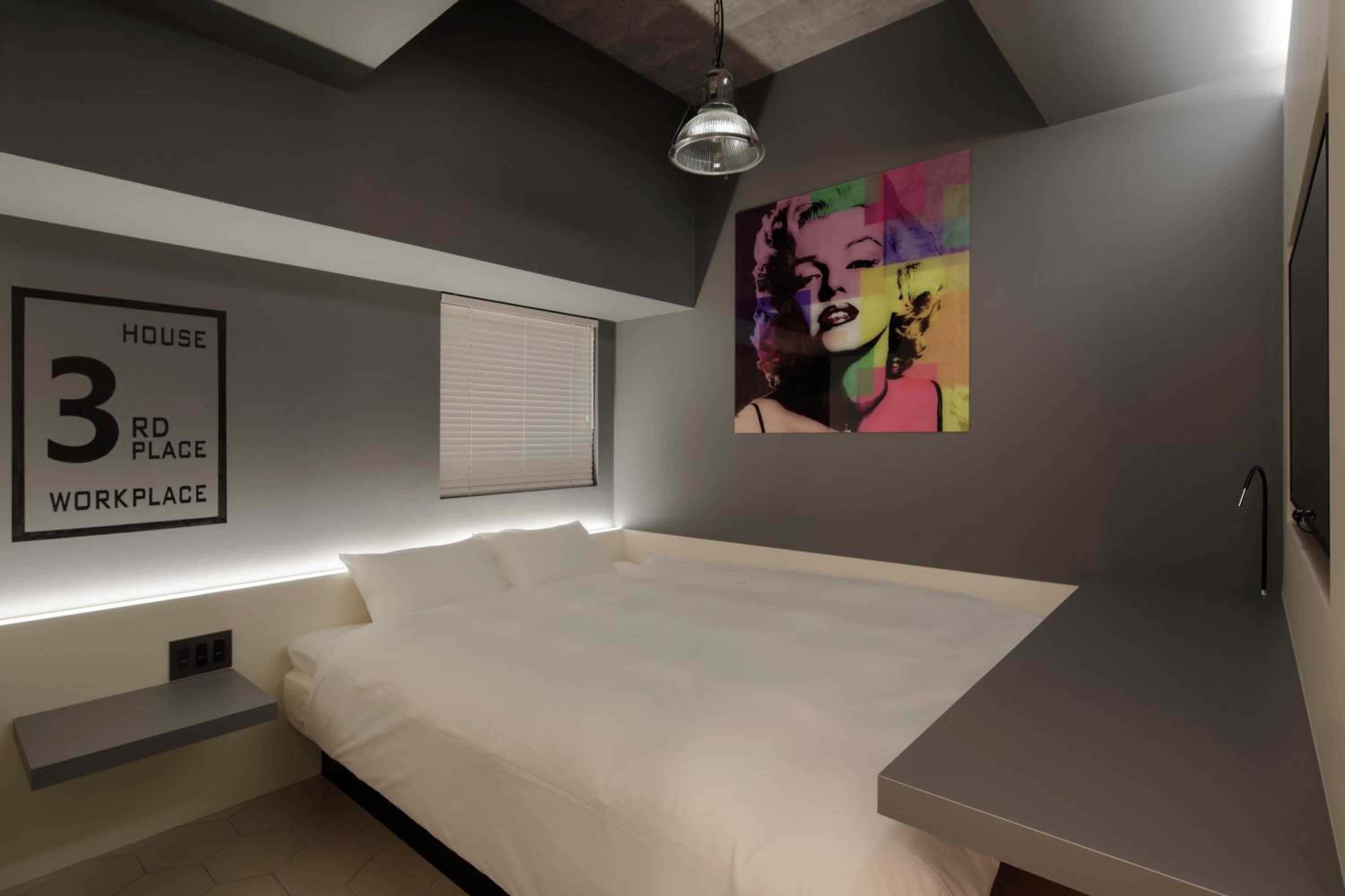 Third Place Hotel 6/41