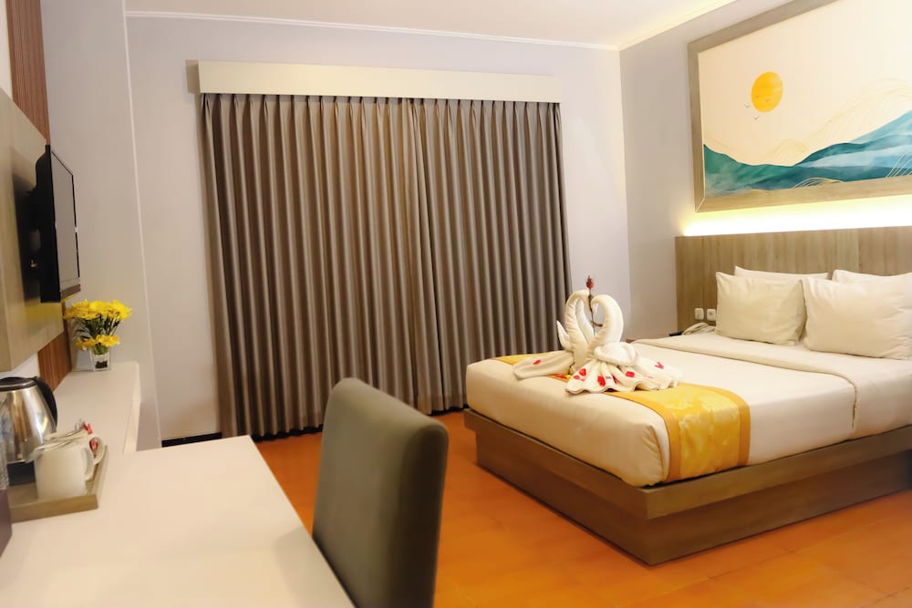 Front One Hk Resort Semarang 25/49