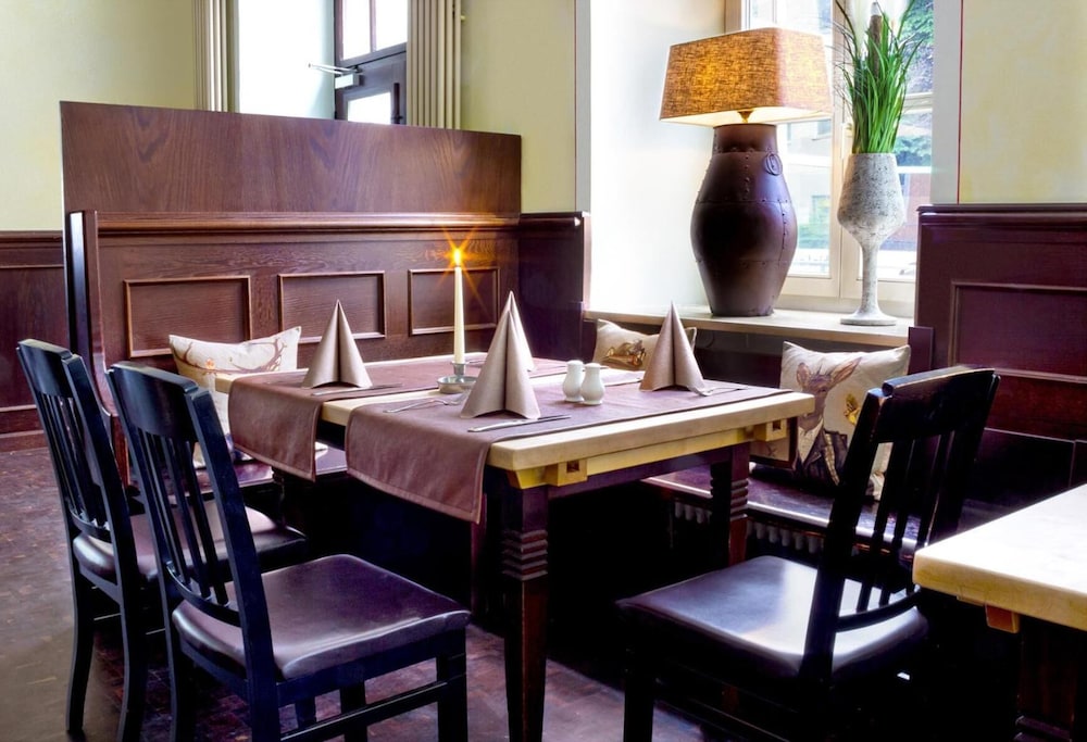 Hotel and Tafernwirtschaft zum Fischer 11/16