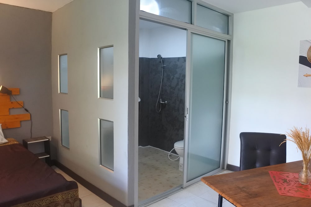 Hi Karon Beach Hotel 30/50