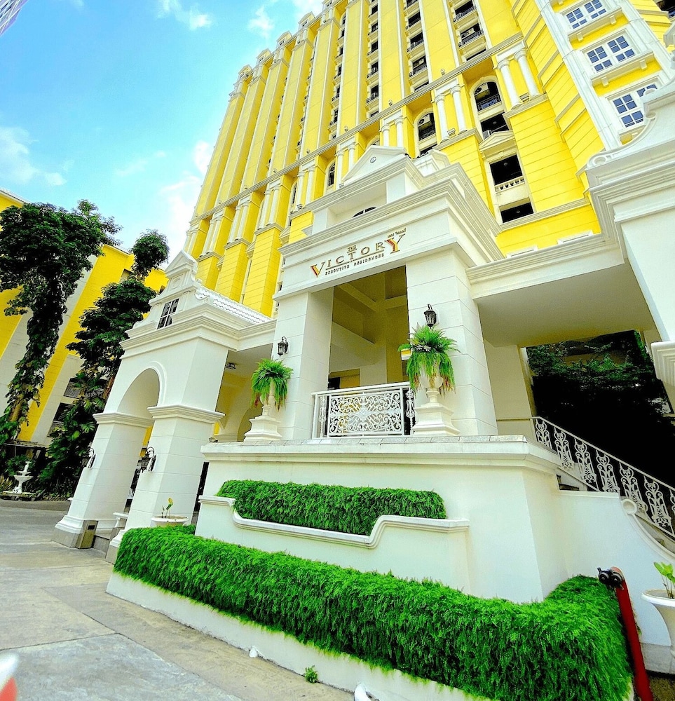 The Victory Executive Residences 8/62