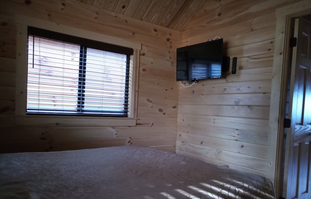 Waterfront Inn - Mackinaw City 9/24