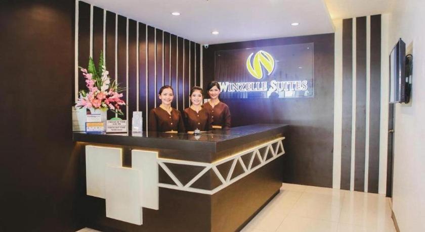 Grand Astoria Hotel 5/35