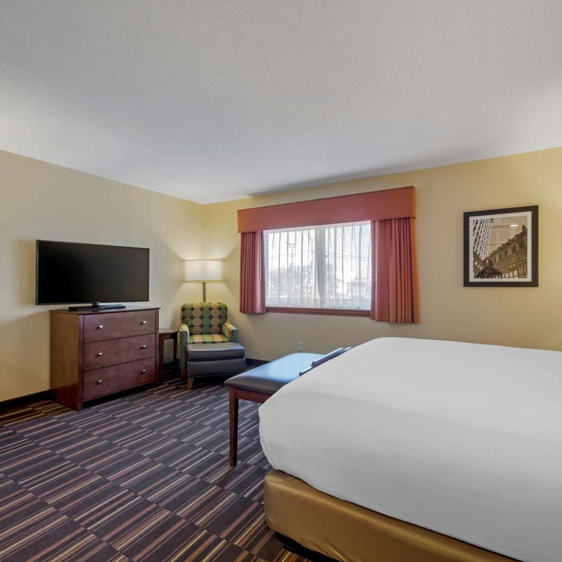 غرفة بسرير كينج بجاكوزي، Best Western Falcon Plaza 6/10