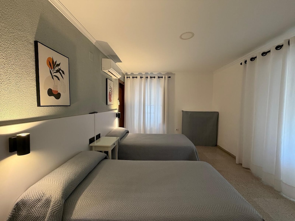 Hostal Bahía 27/50