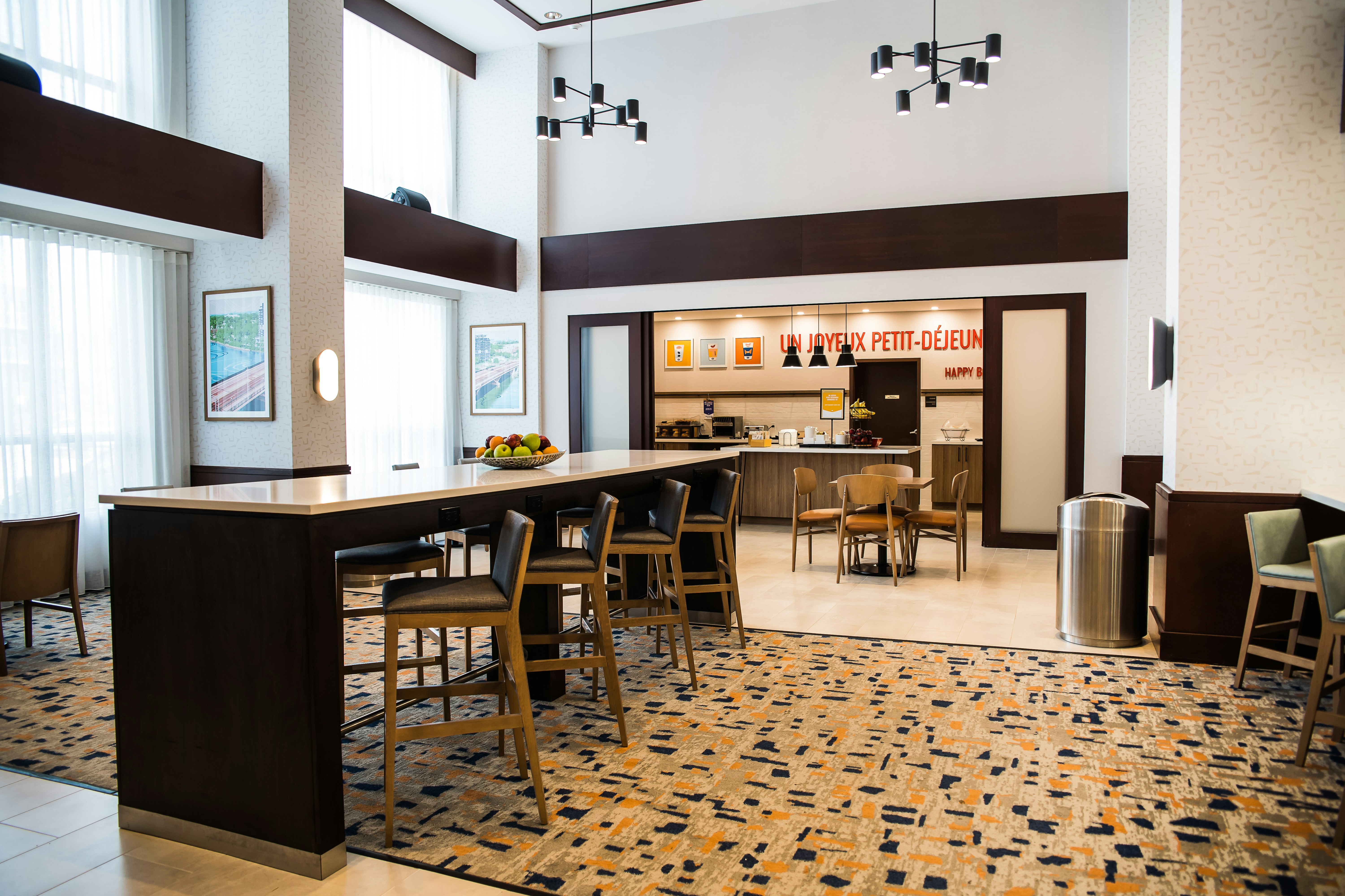 Hampton Inn and Suites by Hilton Laval 55/71
