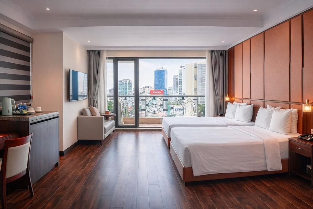 JUNIOR SUITE, STUDIO