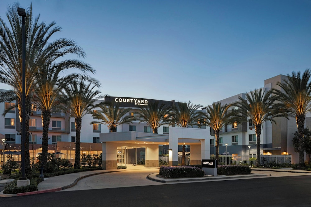 Courtyard Long Beach Airport 57/61
