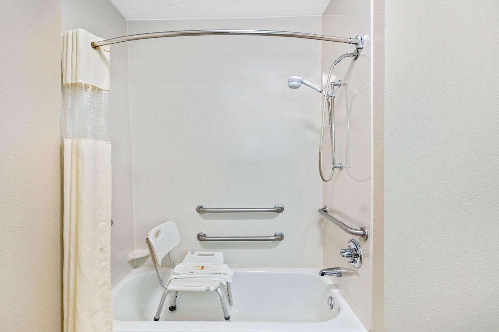 La Quinta Inn & Suites by Wyndham Knoxville Airport 20/47