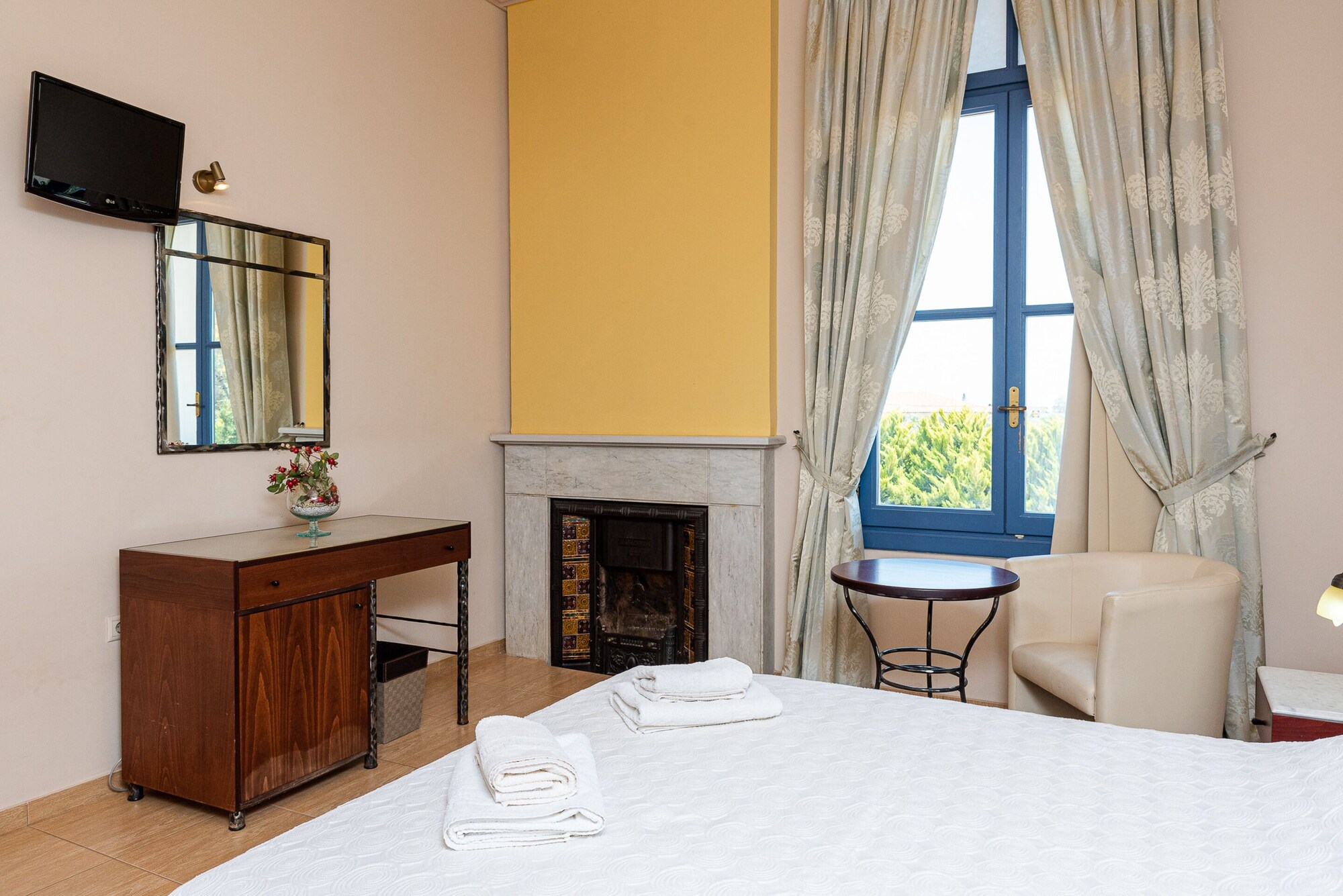 ROOM, DOUBLE BED, GARDEN VIEW