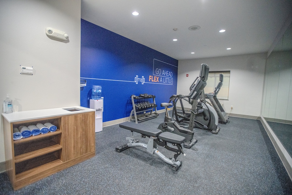 Holiday Inn Express Hotel And Suites Cleveland 29/55