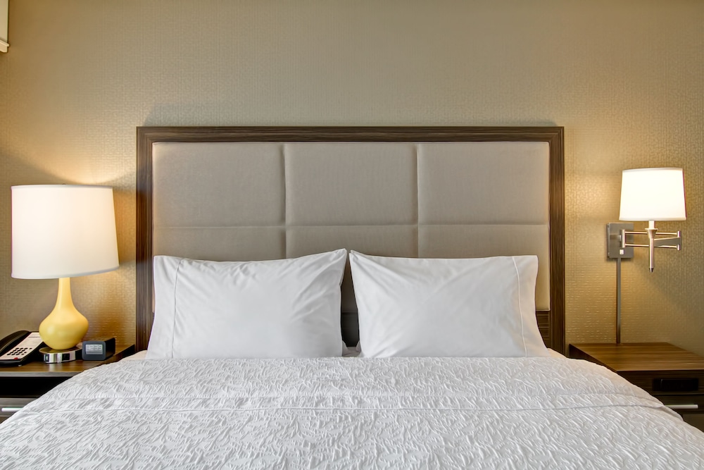 Hampton Inn and Suites by Hilton Saskatoon Airport 18/39