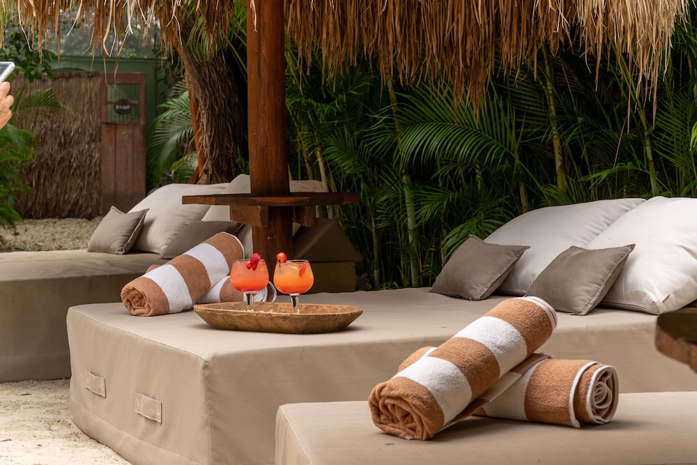 Oom Bubble Boutique Riviera Cancun - Adults Only 20/50