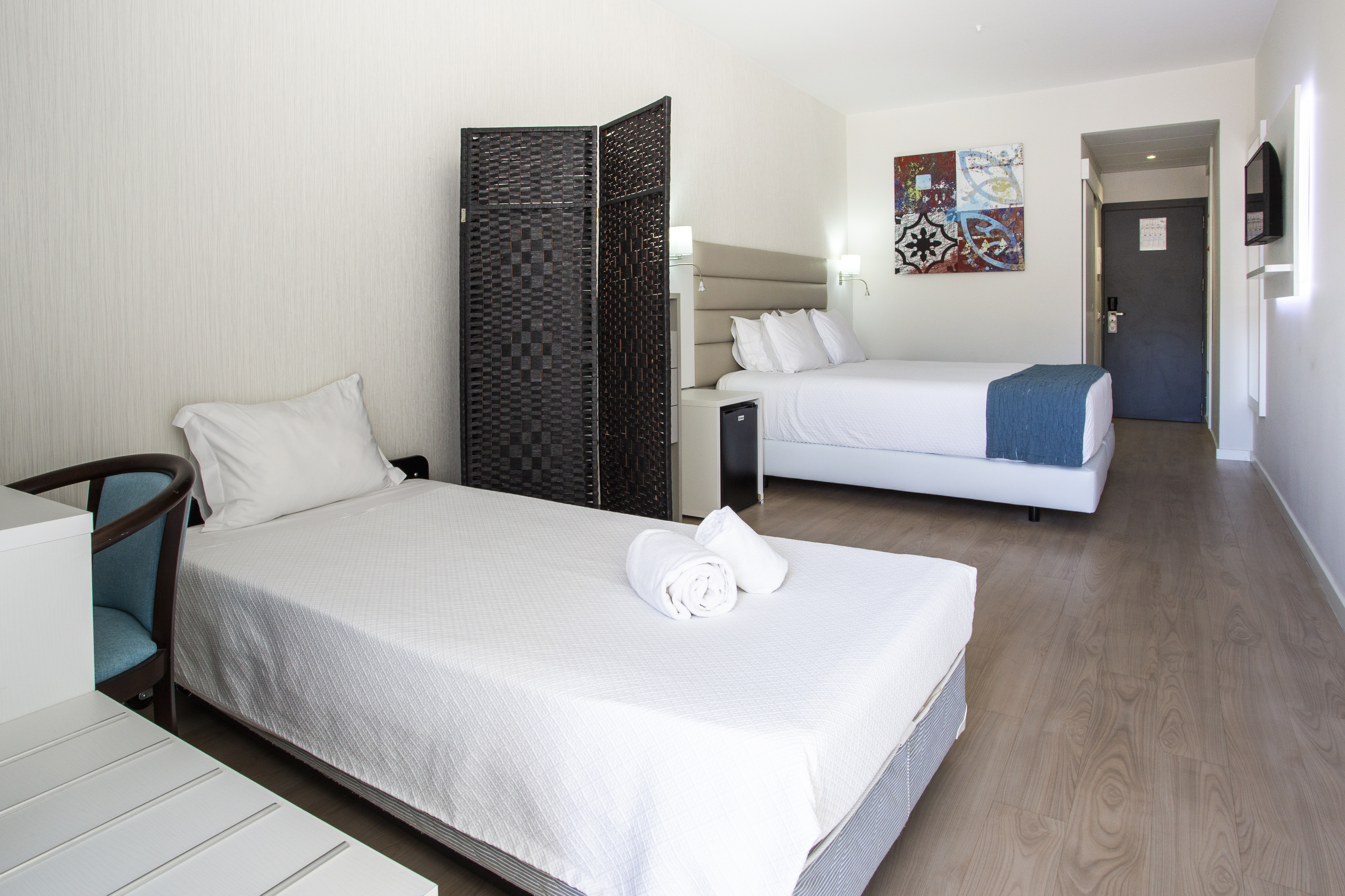 Room, Triple, Lateral Side Sea View