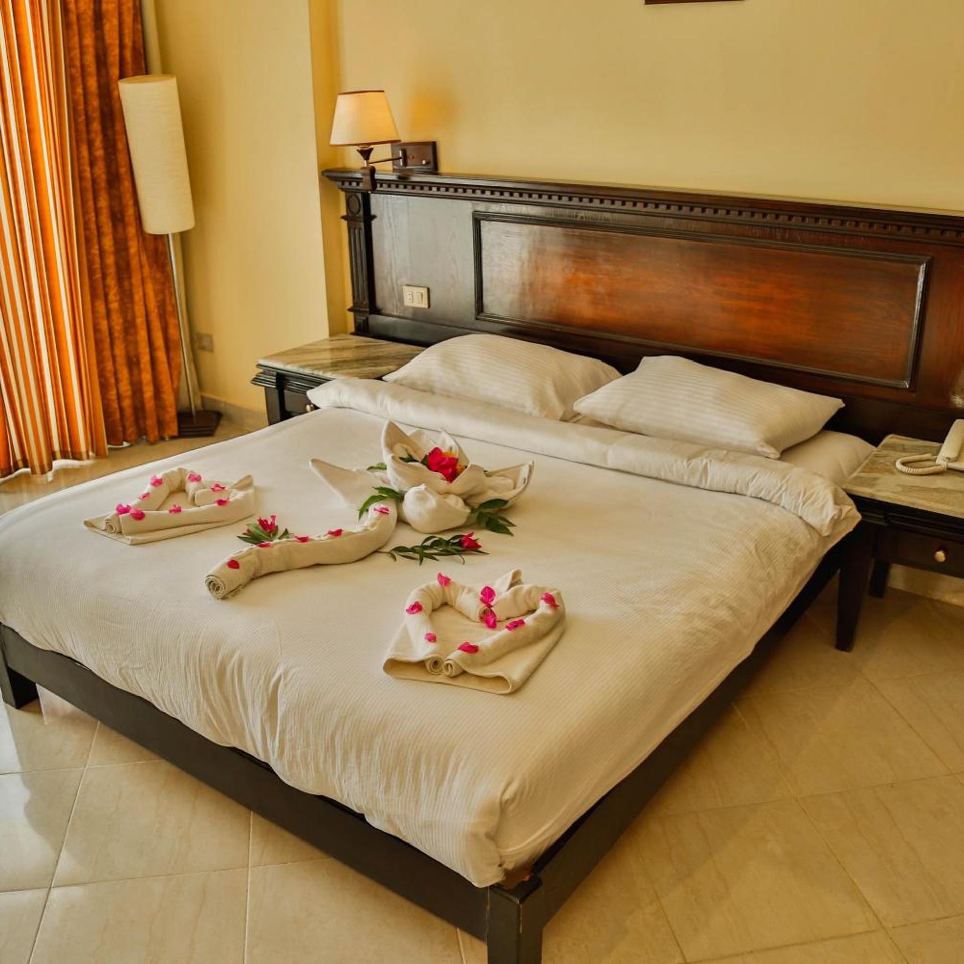Standard, Double or Twin Bed, Sea View