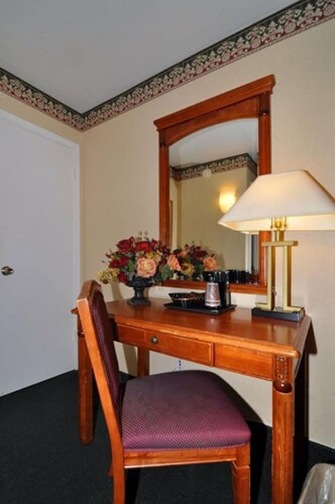 Geary Parkway Motel 56/72