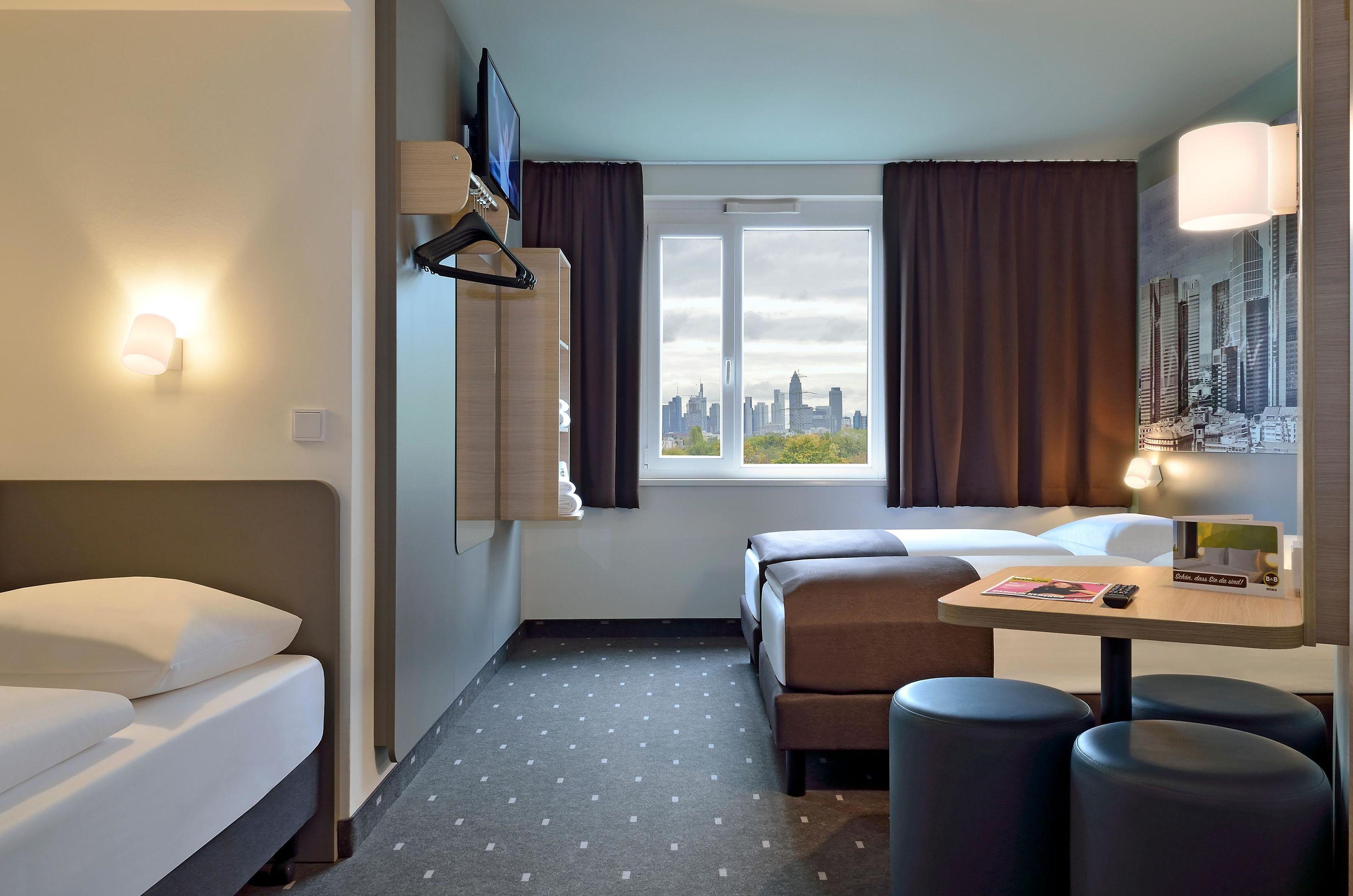 Room, Triple