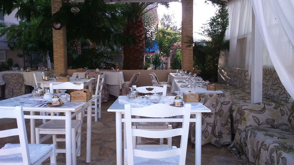 Villa Olga Lounge Hotel 29/41