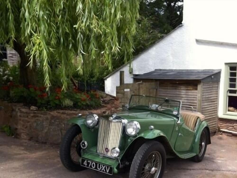 The Notley Arms Inn 37/41