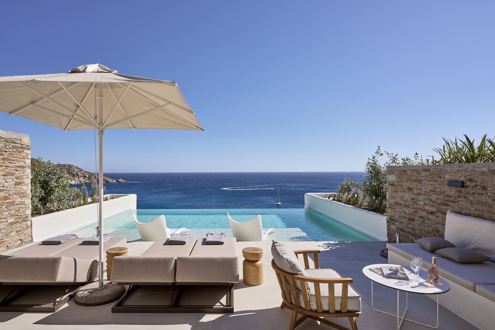 Ios Grand Pool Suites 32/50